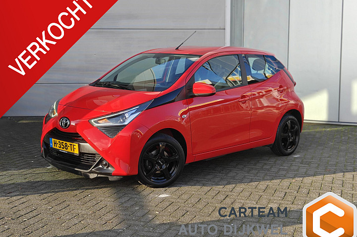Toyota Aygo 1.0 VVT-i x-play Camera/Apple carplay/Android auto